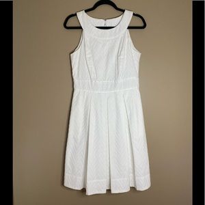 White House Black Market White Flair dress Sz 8